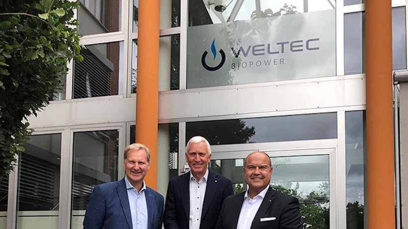 With immediate effect, the operations of the biogas plant manufacturer AD AGRO have continued under the umbrella of the WELTEC Group in Germany. Left to right: Jens Albartus, Franz-Josef Sextro (WELTEC-Group); Uwe Heider (AD AGRO).
